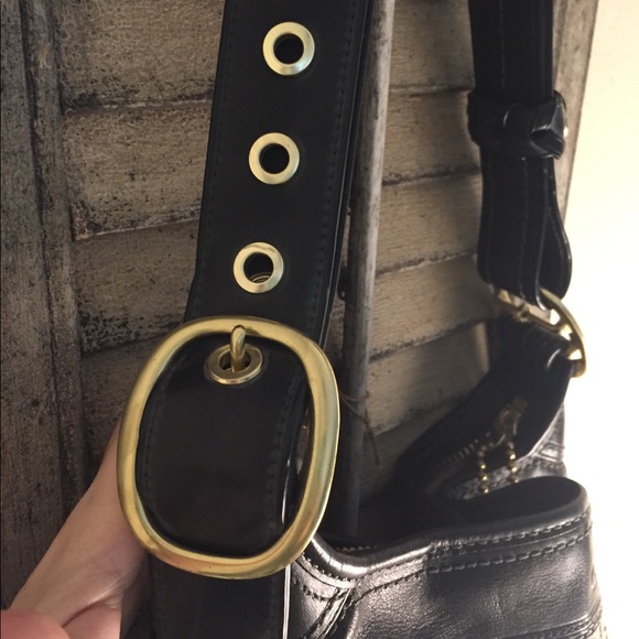 AUTHENTIC Signature Coach Hobo Bucket bag - Picture 4 of 8